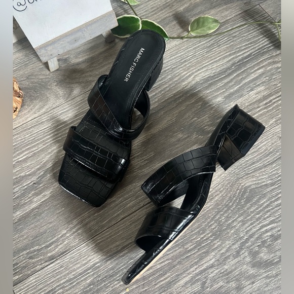 Marc Fisher Yori Crocodile Embossed Faix Leather Black Sandal. Size 8.5 - Picture 1 of 7
